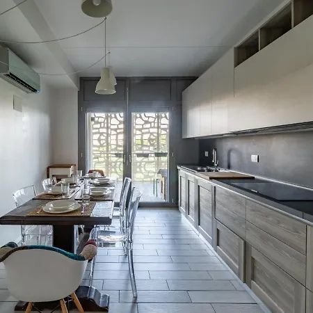 Lejlighed The Best Rent - Spacious Four-bedroom Close To Forlanini Distrct