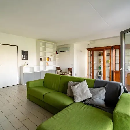 The Best Rent - Spacious Four-bedroom Close To Forlanini Distrct