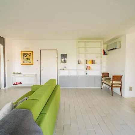 The Best Rent - Spacious Four-bedroom Close To Forlanini Distrct *