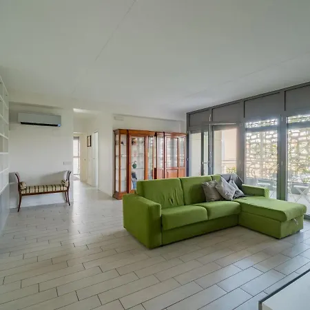The Best Rent - Spacious Four-bedroom Close To Forlanini Distrct Milano